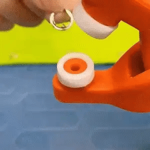 Tich Buttons Clipper With Set Of 30 Buttons